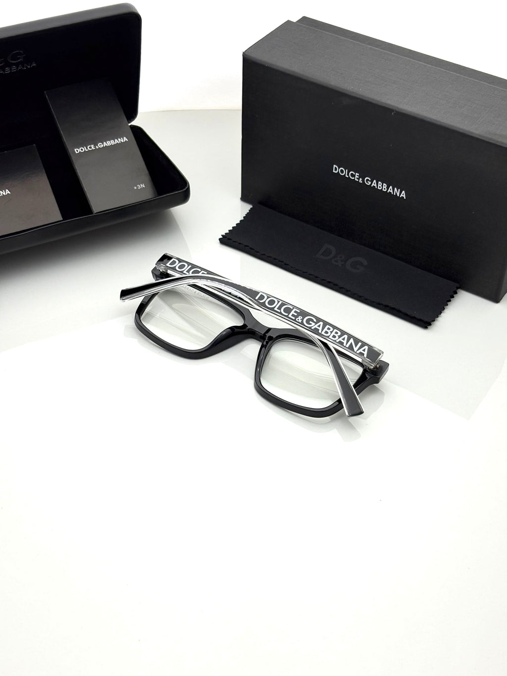 D&G 5101 Black Plano