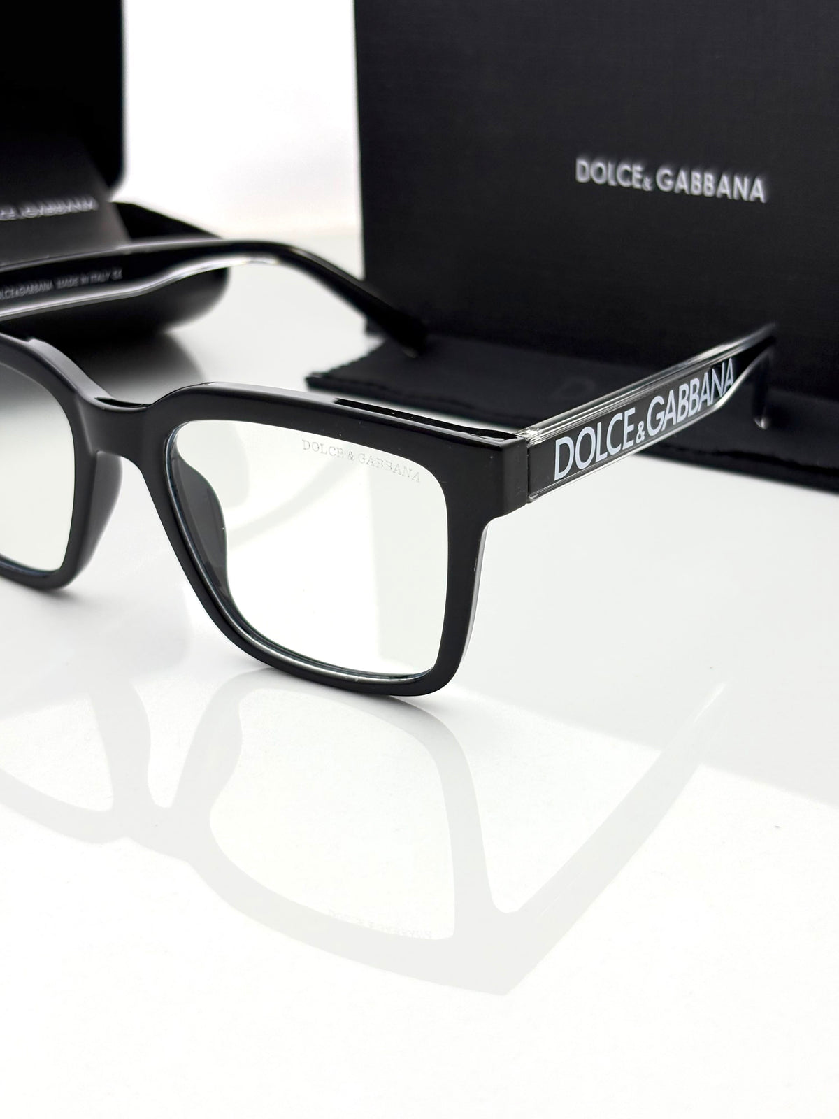 D&G 5101 Black Plano