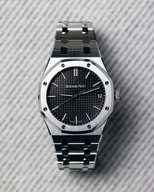 Audemaar_s Piguet Royal Oak Quartz Silver-Black