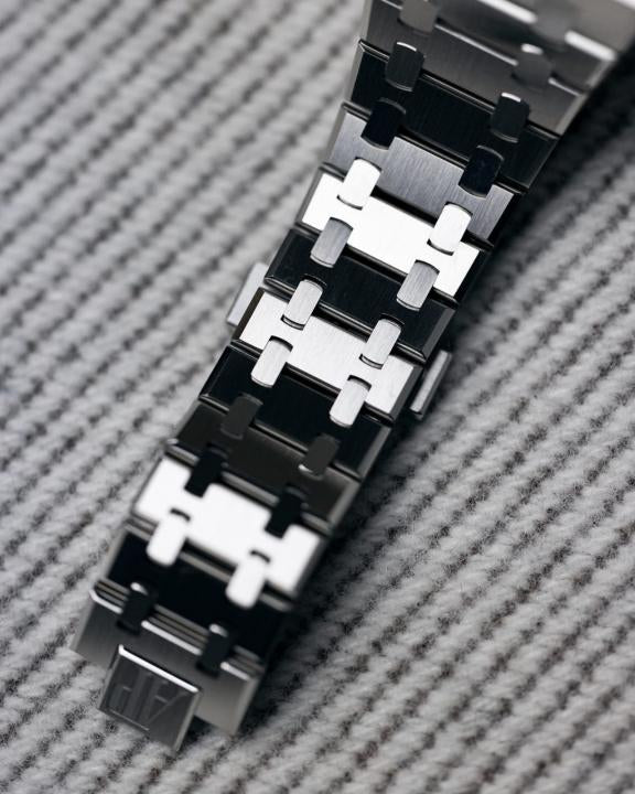 Audemaars Piguee_t royal Oak Quartz Silver-Blue